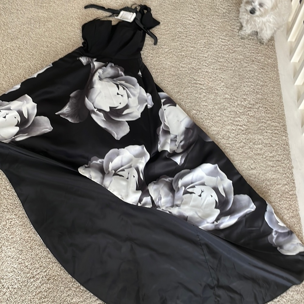 Very elegant evening dress that only been worn once at a wedding